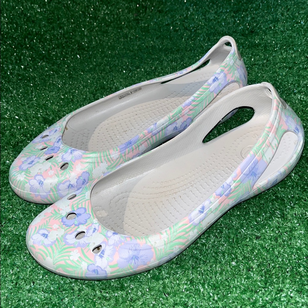 Crocs Pale Gray Floral Kadee Ballet Flat 9